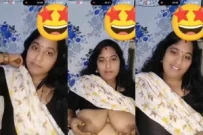 Desi BBW Bhabhi Shows Her Big Boobs